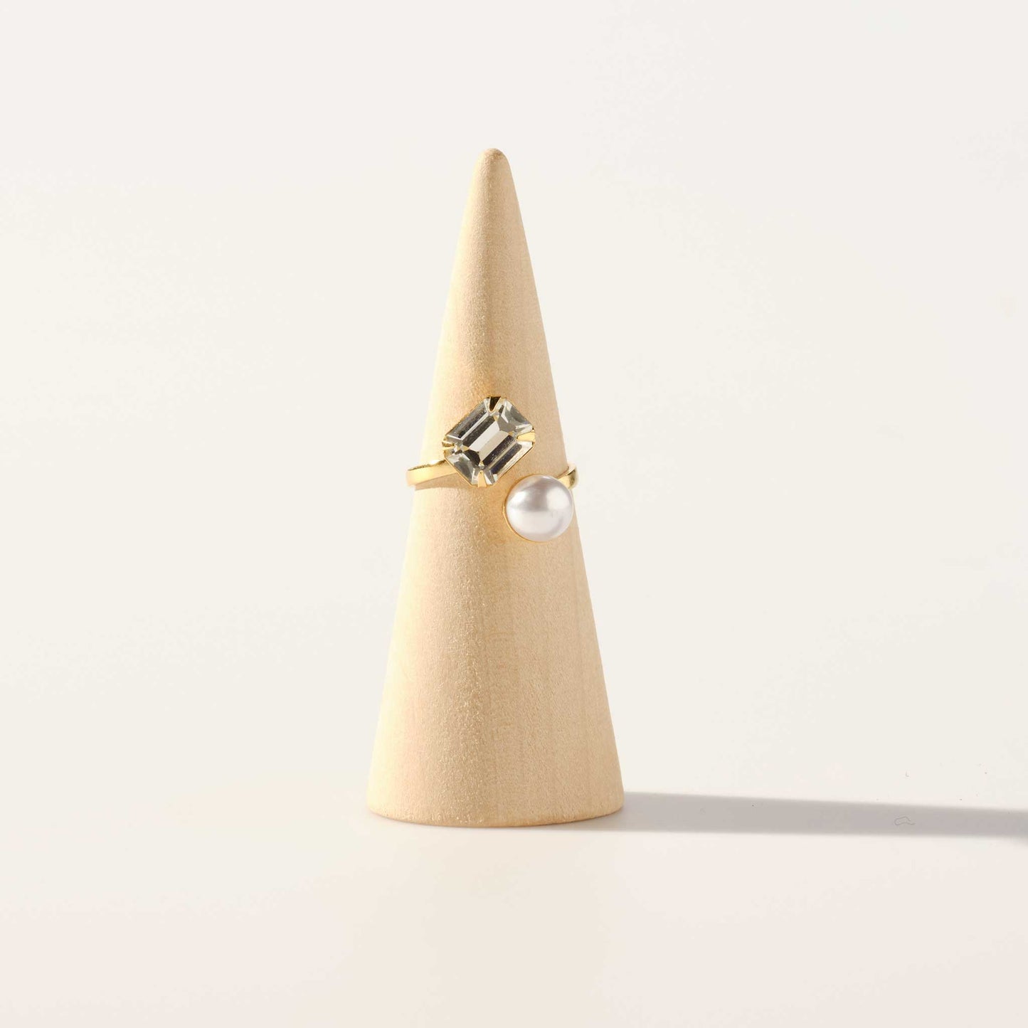 Duo Ring in Pearl & Crystal