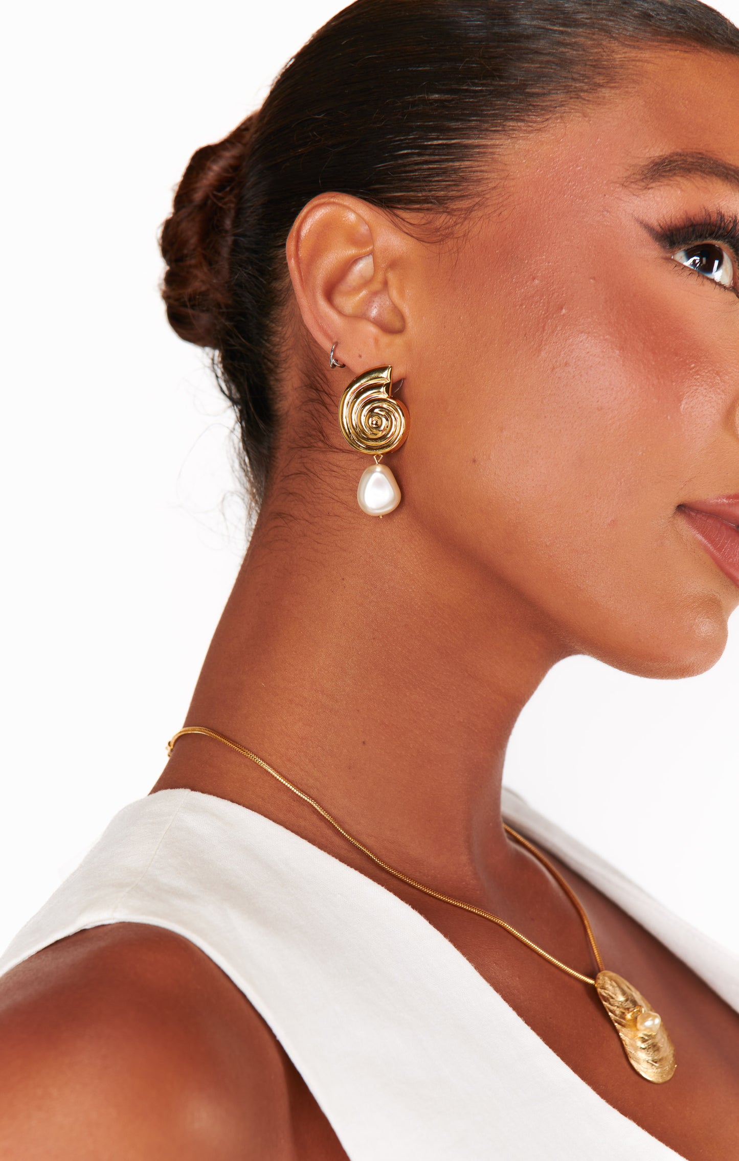 Sarah Shell Pearl Earrings