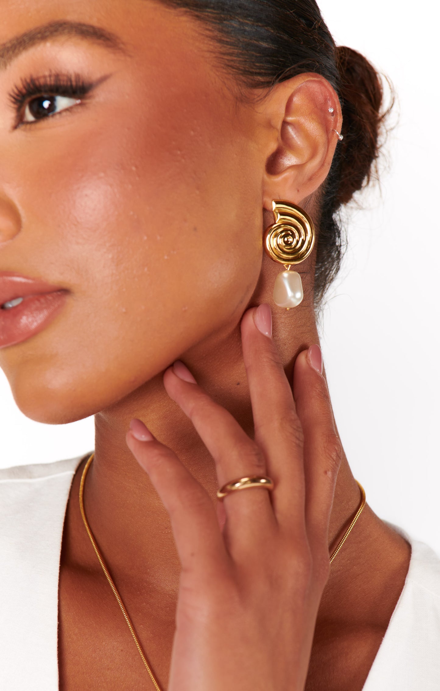 Sarah Shell Pearl Earrings